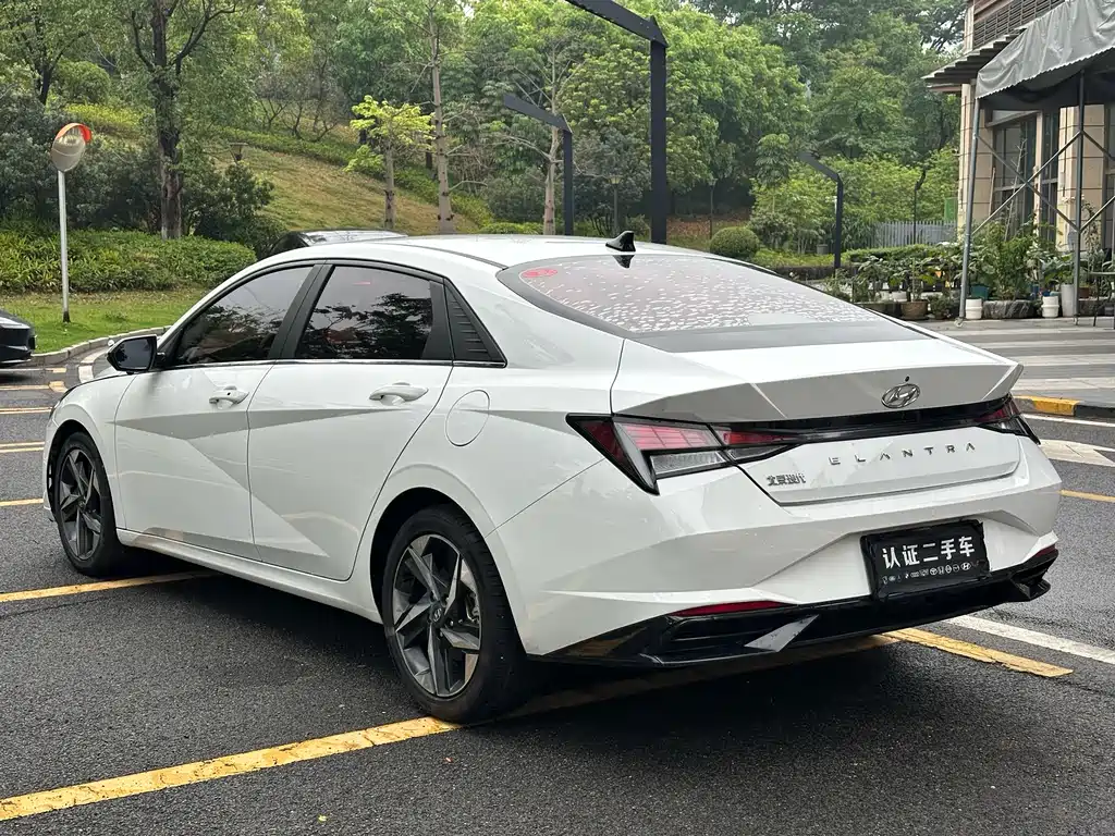 Hyundai Elantra 2023 — фото 6