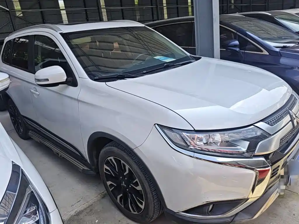 Mitsubishi Outlander 2019 — фото 4