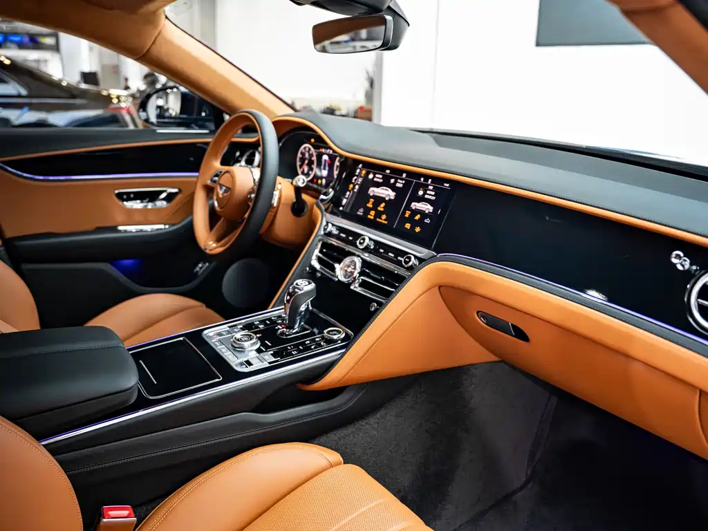 Bentley Flying Spur 2023 — фото 9