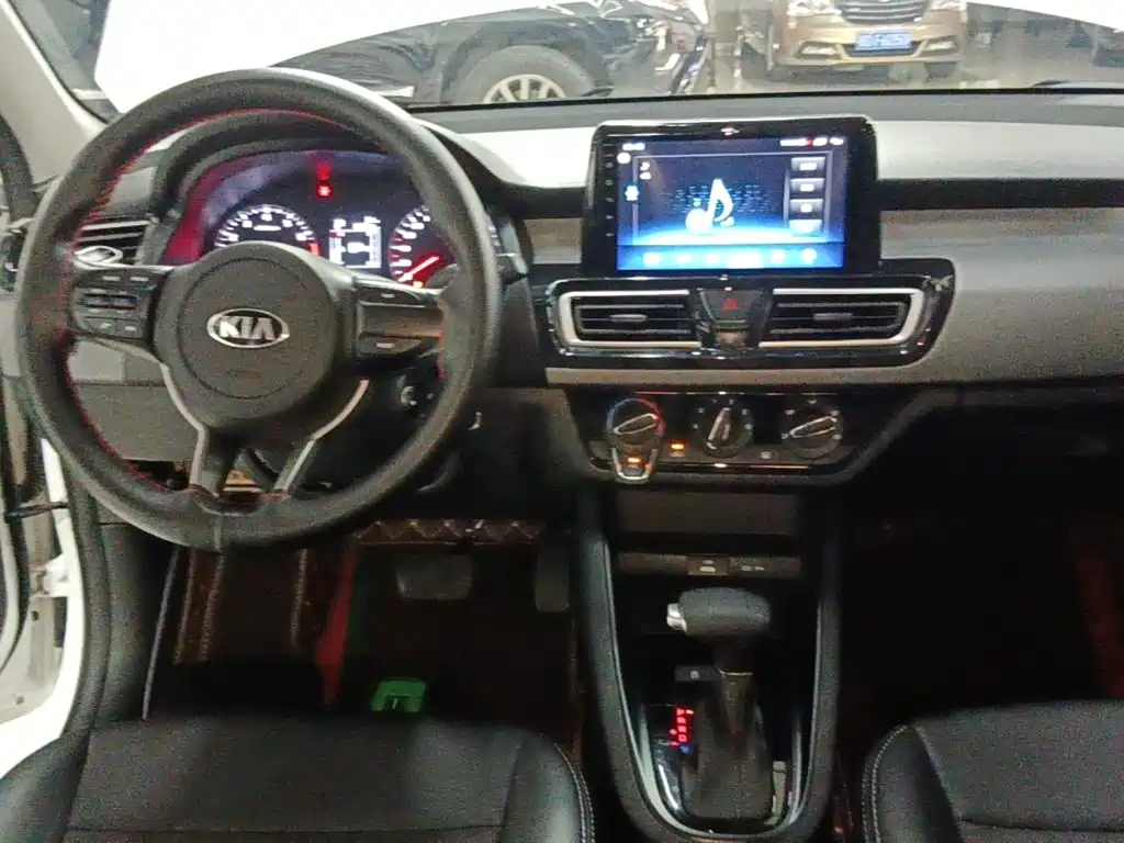 Kia Forte 2021 — фото 10