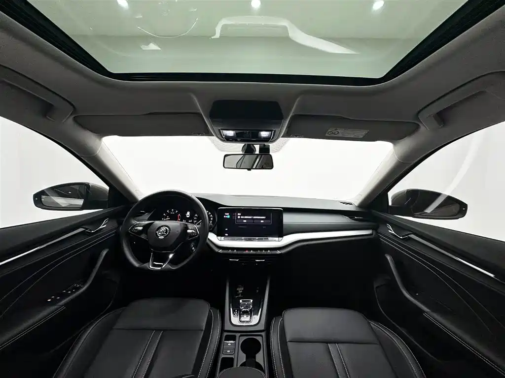 Skoda Octavia 2021 — фото 10