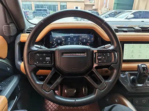 Land Rover Defender 2021