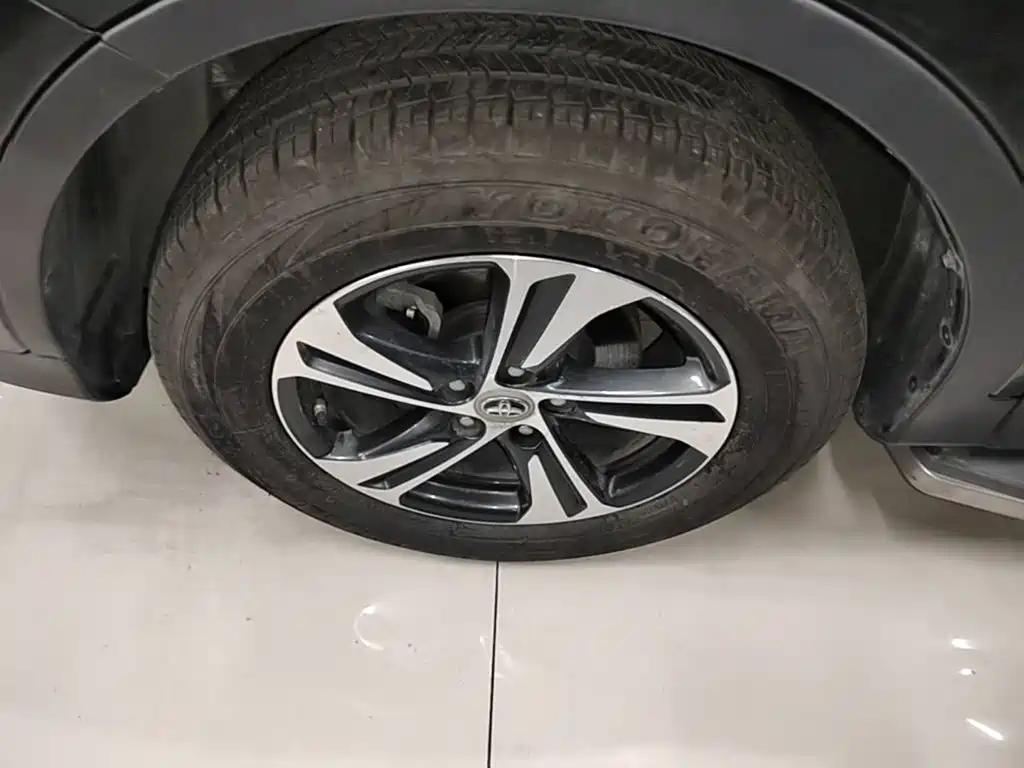 Toyota RAV4 2015 — фото 25