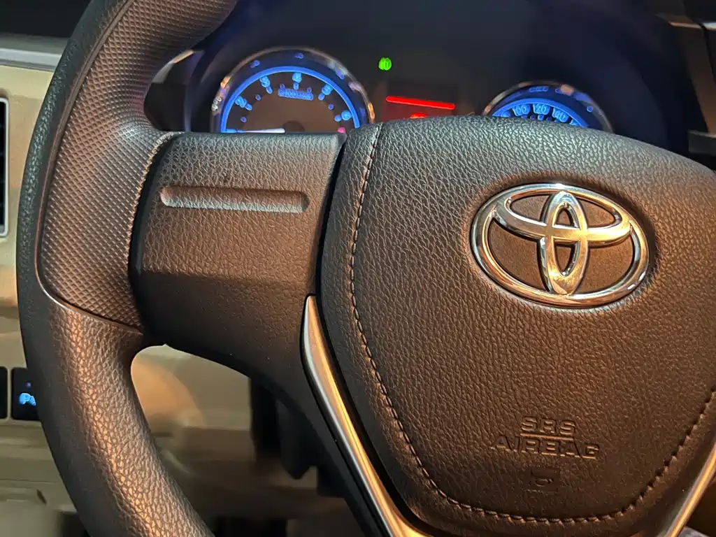 Toyota Corolla 2015 — фото 48
