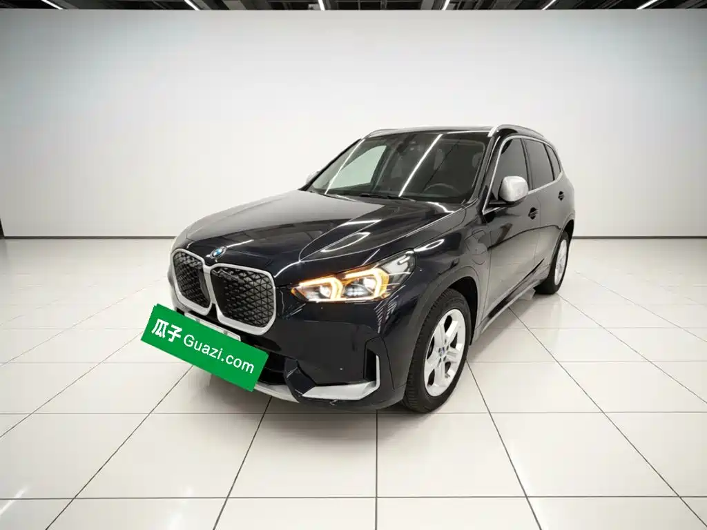 BMW iX1 2024