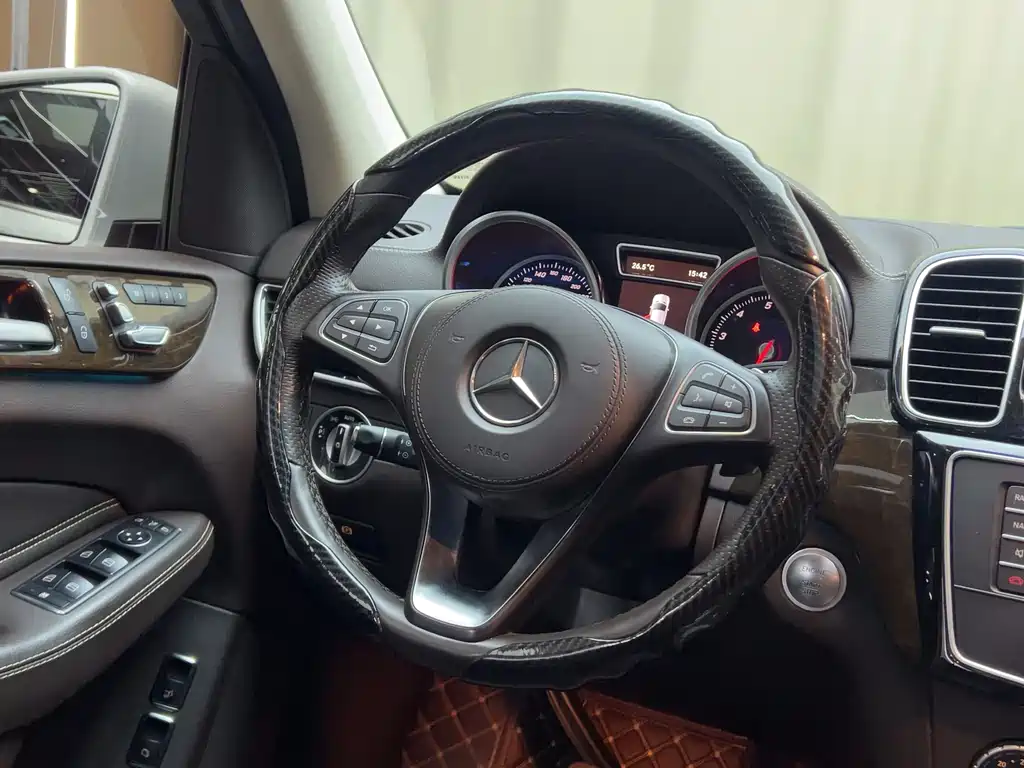 Mercedes-Benz GLS 2018 — фото 13