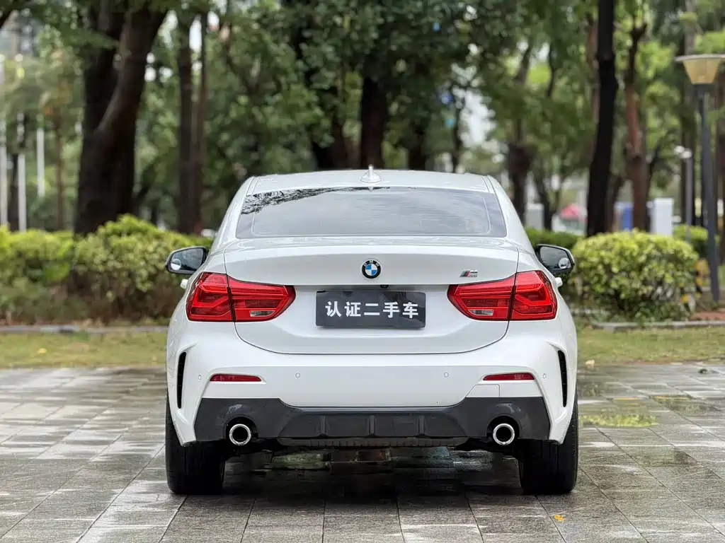 BMW 1 Series 2019 — фото 20