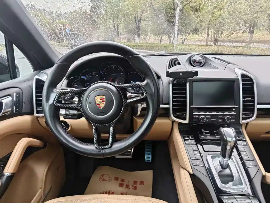 Porsche Cayenne 2015 — фото 18