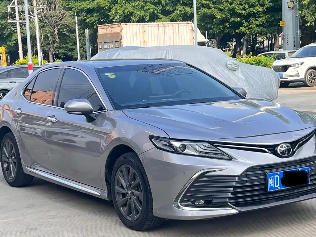 Toyota Camry 2023 — фото 3