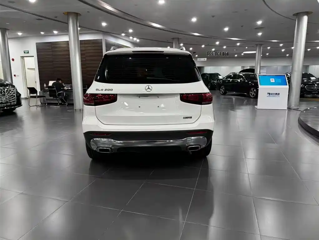 Mercedes-Benz GLB 2023