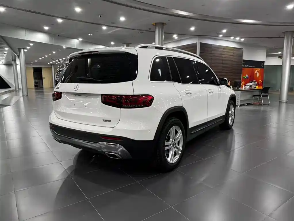 Mercedes-Benz GLB 2023