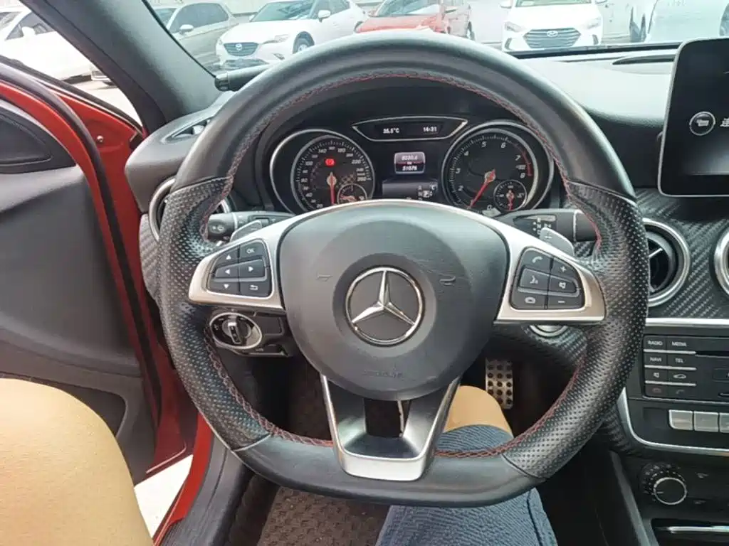 Mercedes-Benz A-Class 2017 — фото 11