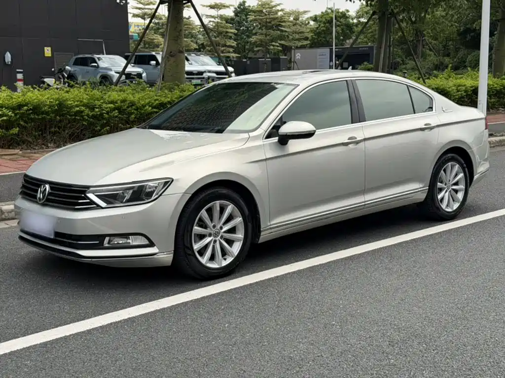Volkswagen Magotan 2016