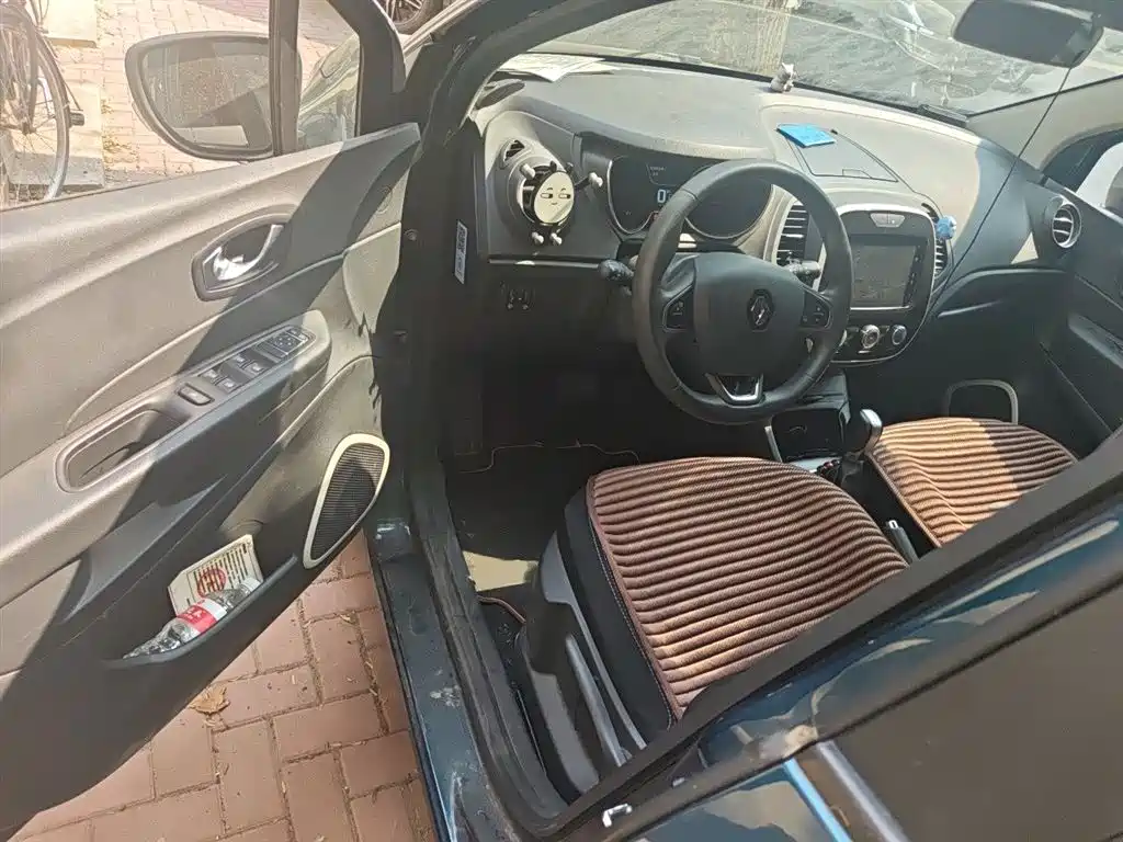 Renault Captur 2018 — фото 17