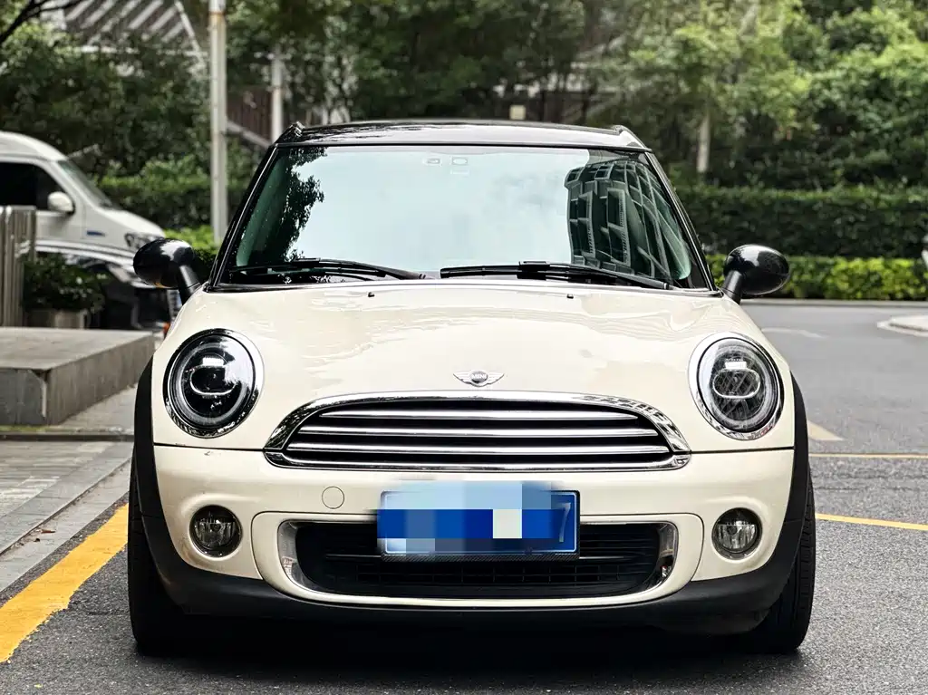 MINI Clubman 2012