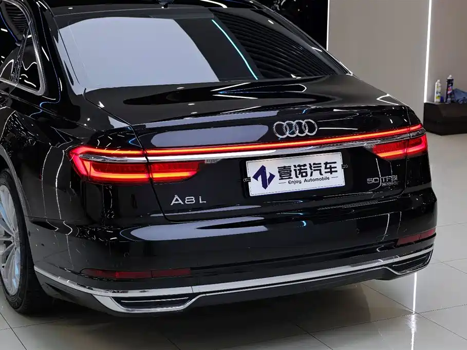 Audi A8 2020 — фото 6