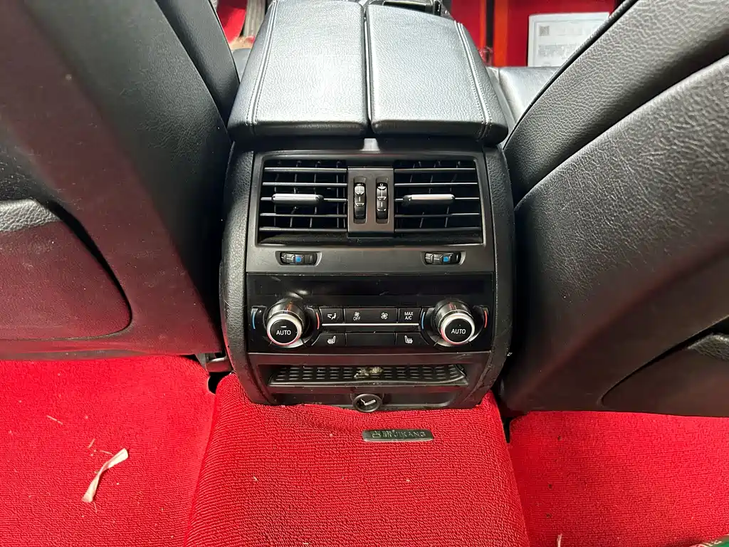 BMW 5 Series 2013 — фото 16