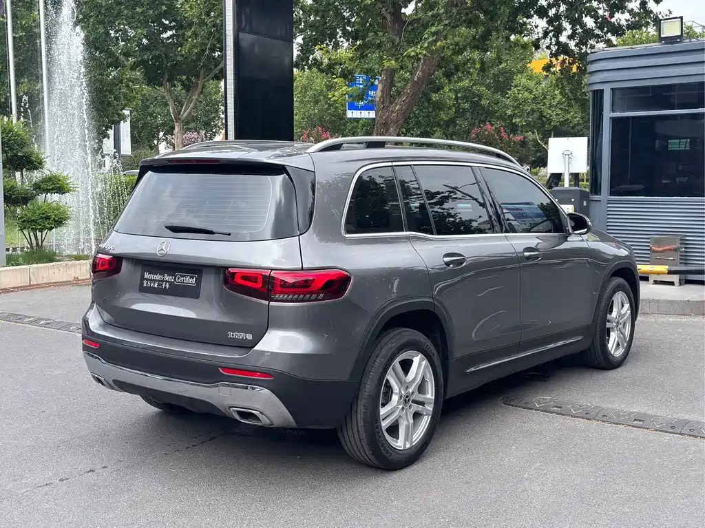 Mercedes-Benz GLB 2023