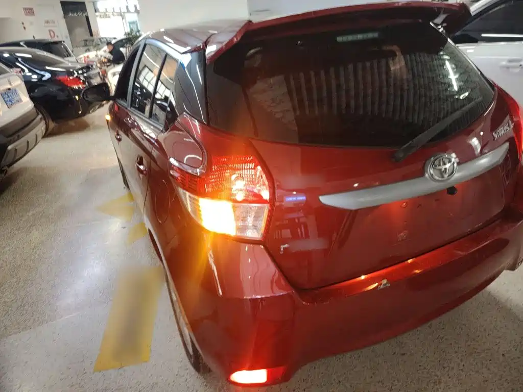 Toyota Yaris L 2015