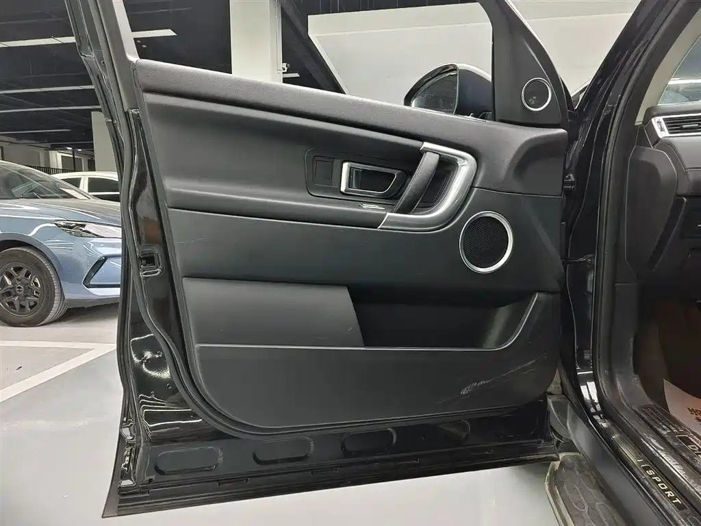 Land Rover Discovery Sport 2016 — фото 18