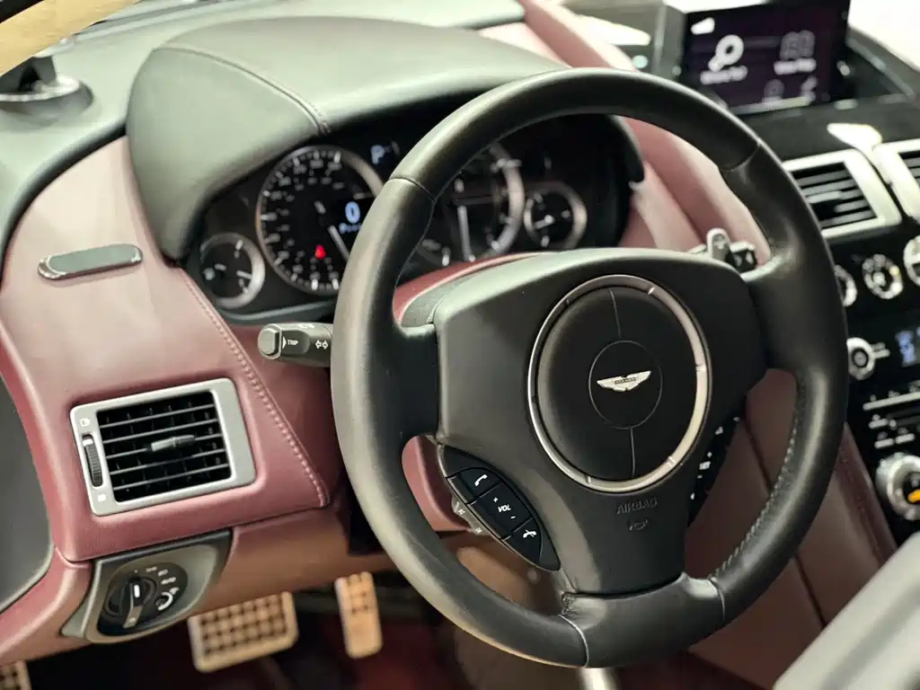 Aston Martin Rapide 2018 — фото 7