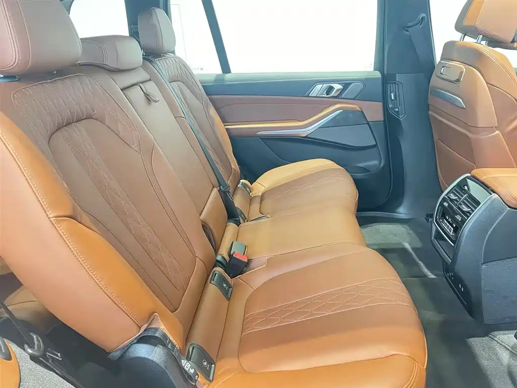BMW X7 2025 — фото 15