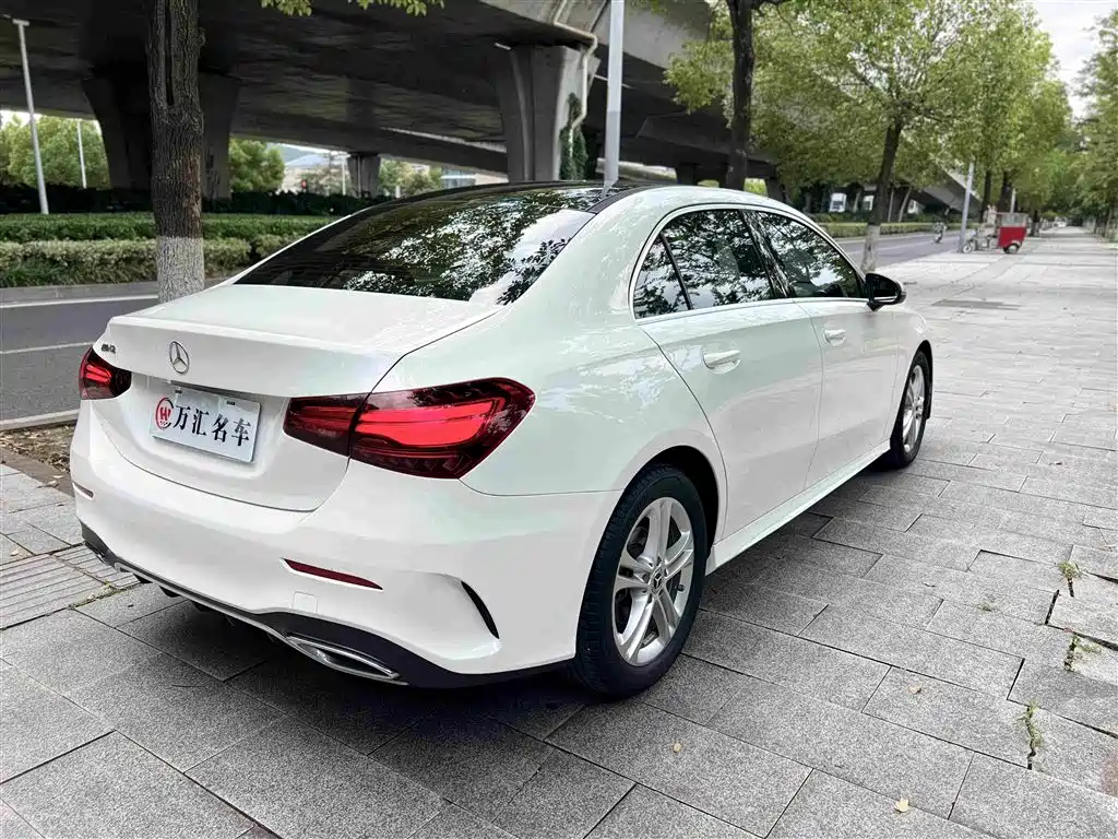Mercedes-Benz A-Class 2024 — фото 11