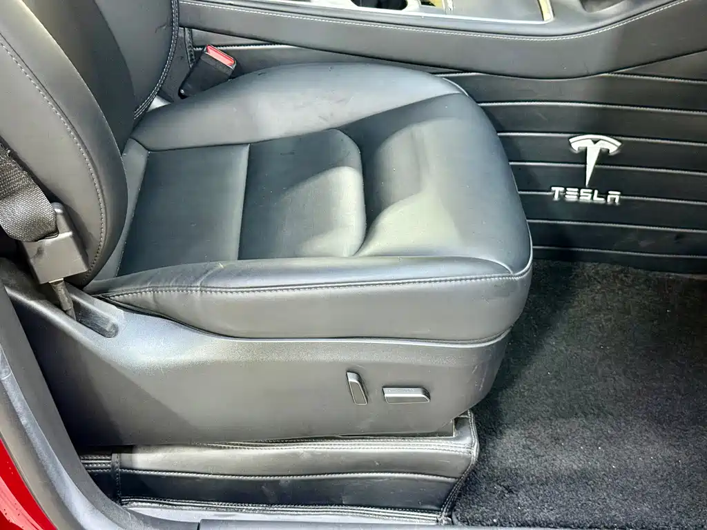 Tesla Model Y 2023 — фото 13