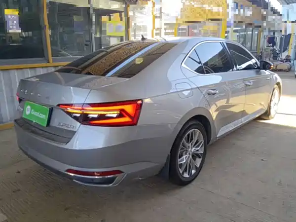 Skoda Superb 2021