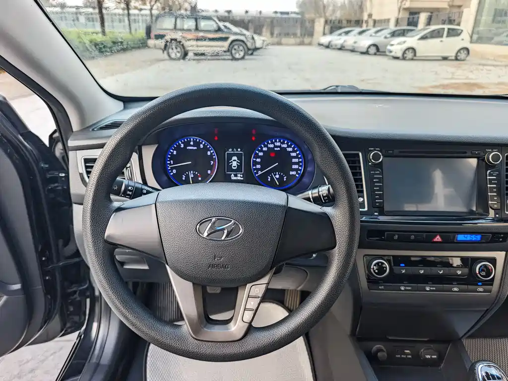 Hyundai Mistra 2014 — фото 11