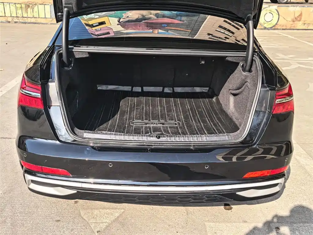 Audi A6L 2023 — фото 15