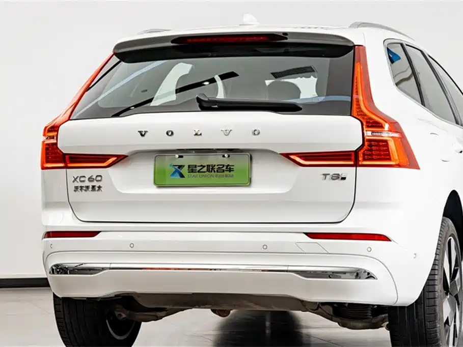 Volvo XC60 PHEV 2025 — фото 8
