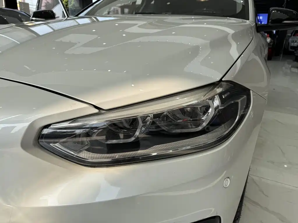 BMW 1 Series 2018 — фото 13
