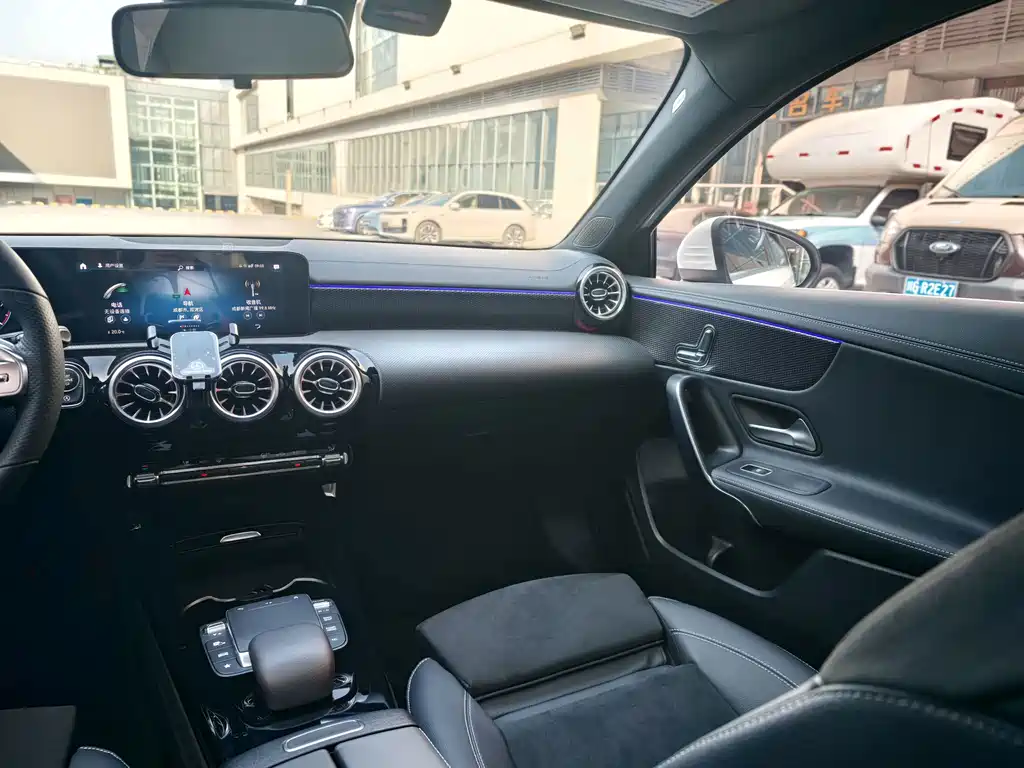 Mercedes-Benz A-Class 2023 — фото 18