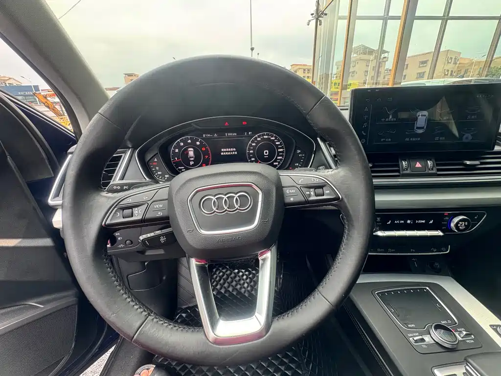 Audi Q5L 2018 — фото 16