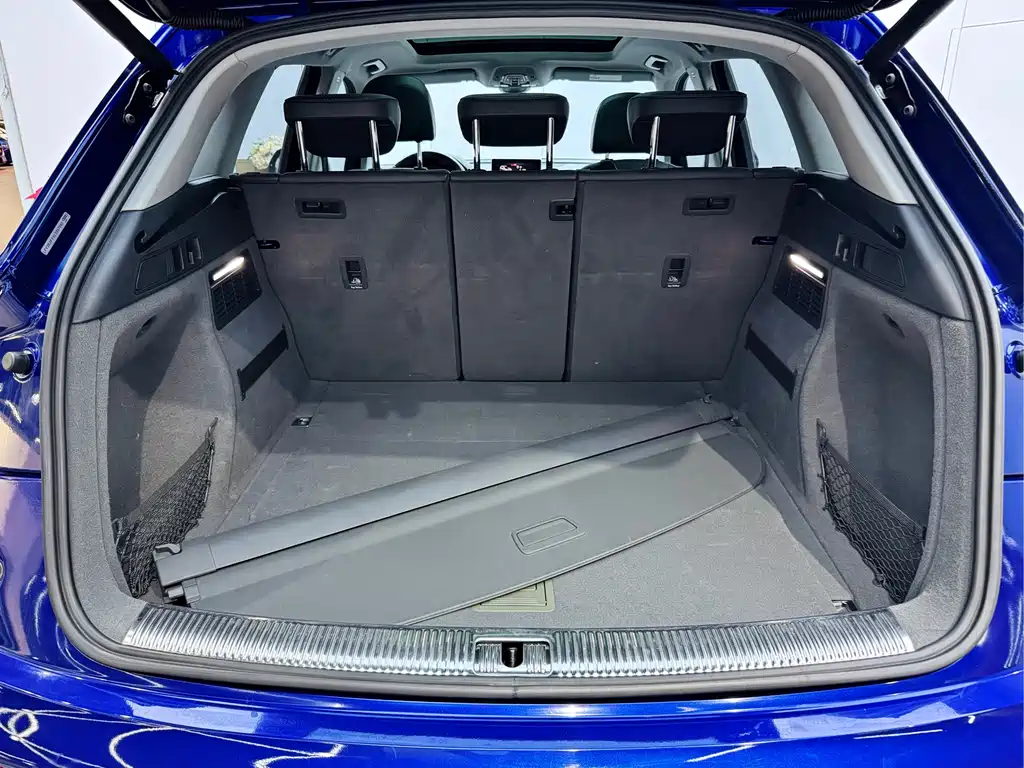 Audi Q5L 2020 — фото 24