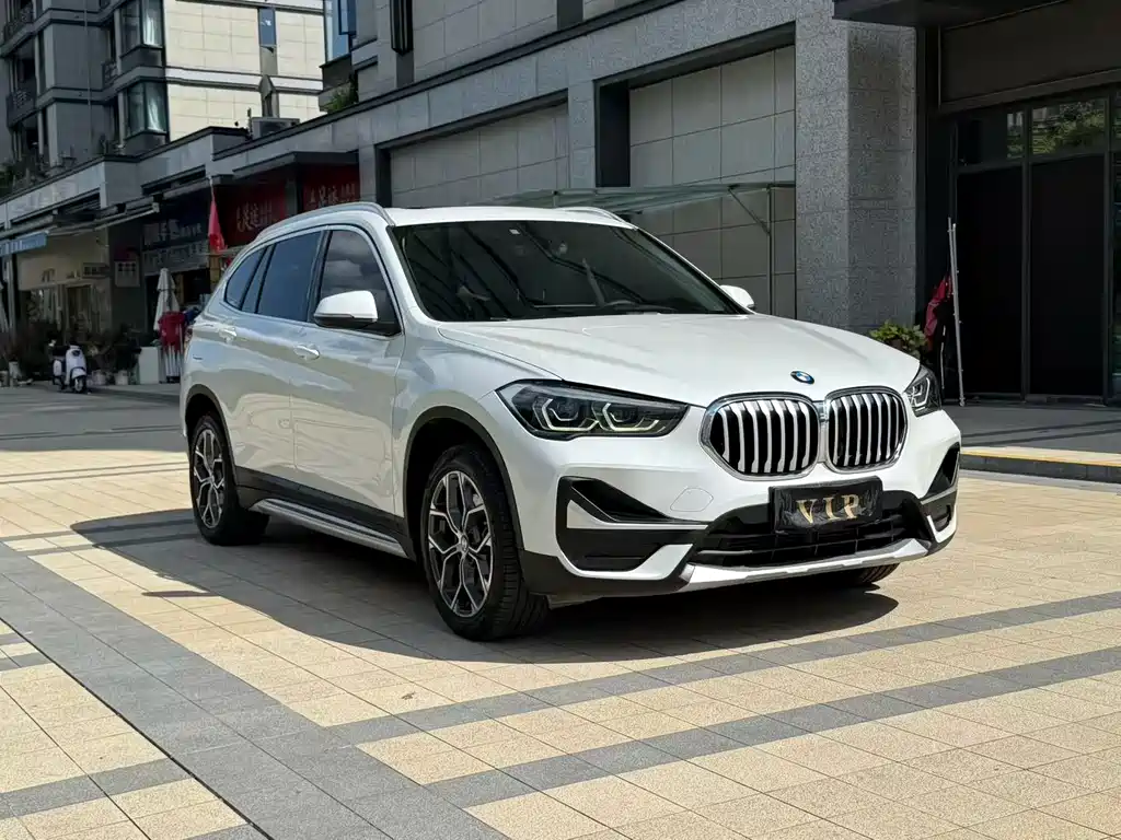 BMW X1 2021 — фото 1