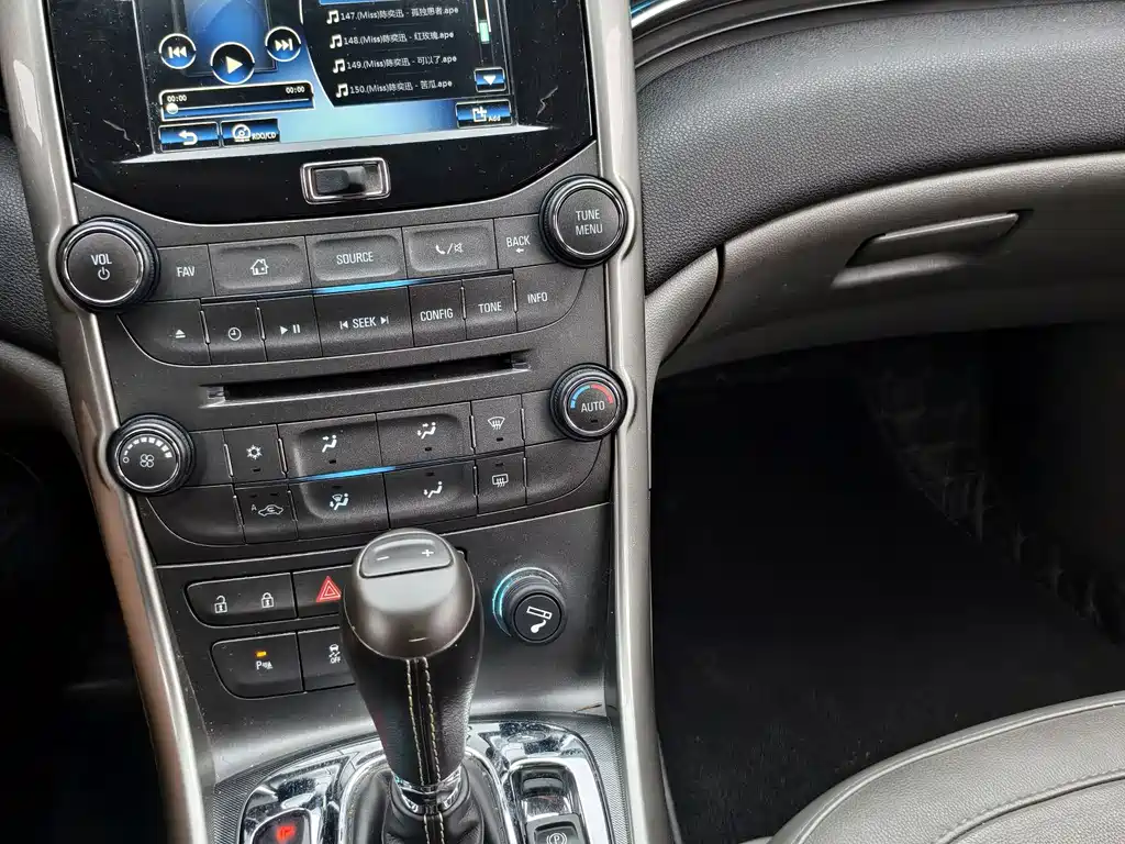 Chevrolet Malibu 2015 — фото 15