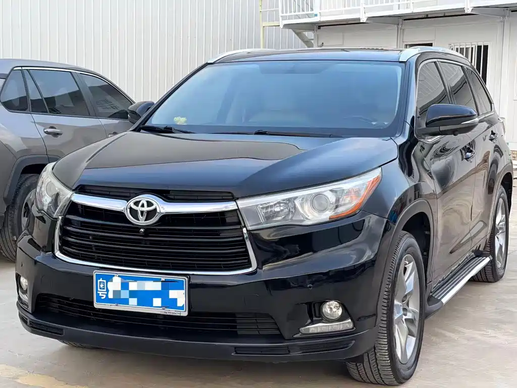 Toyota Highlander 2015 — фото 1