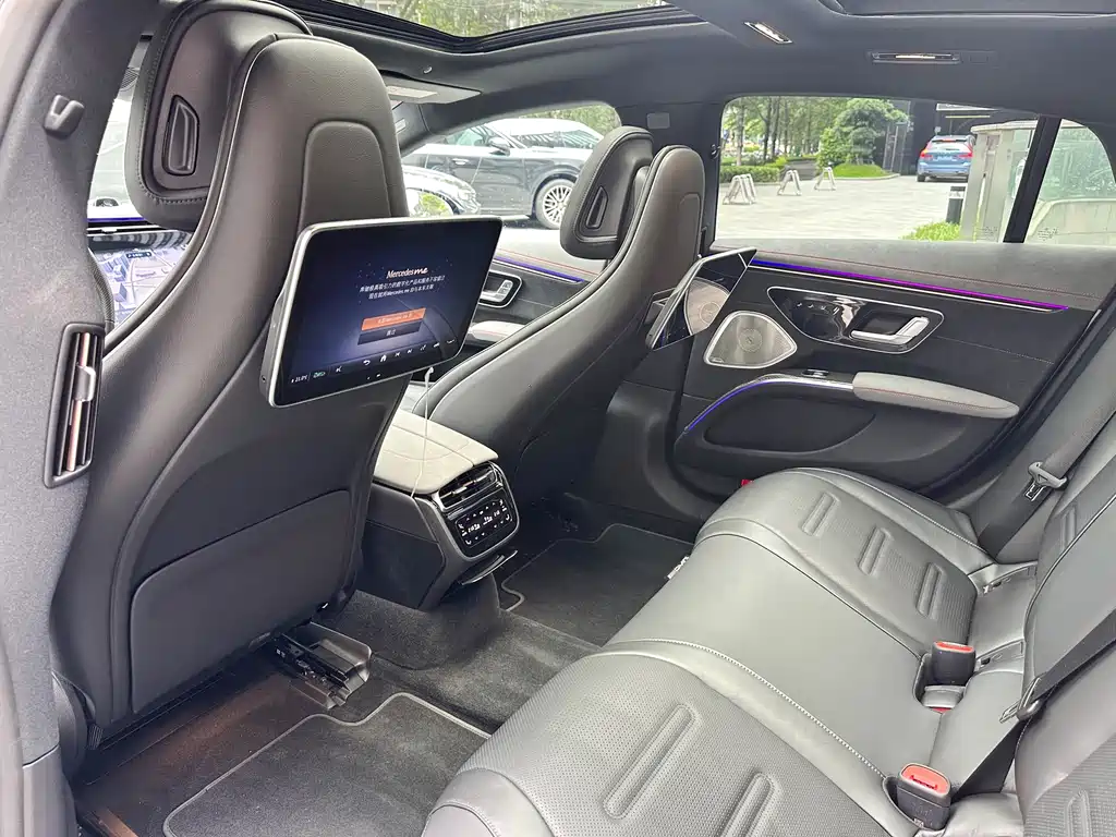 Mercedes-Benz EQS AMG 2023 — фото 18
