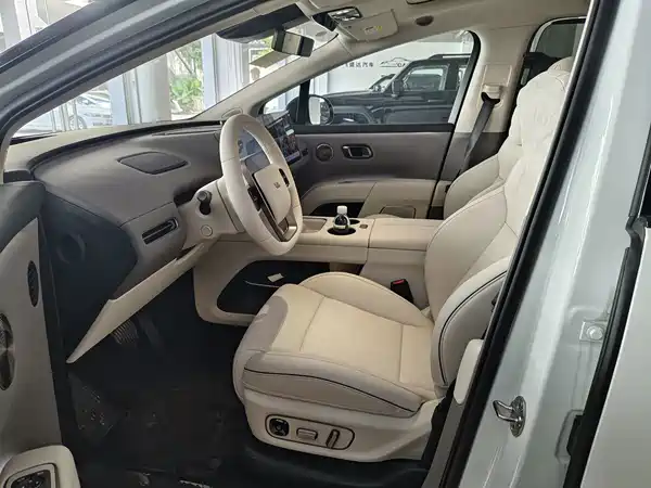 Li Auto i8 2026