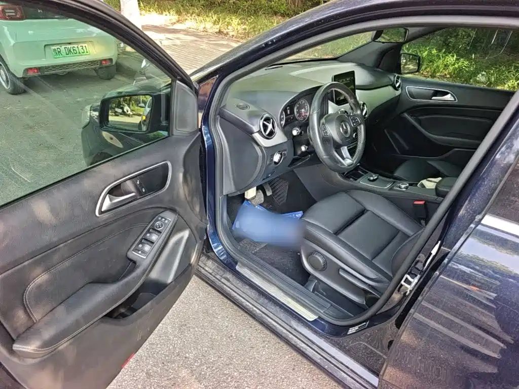 Mercedes-Benz B-Class 2017 — фото 16