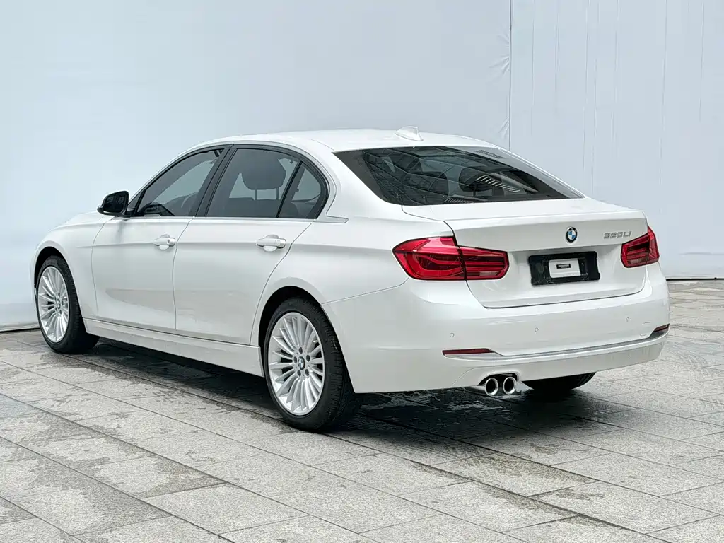 BMW 3 Series 2017 — фото 17