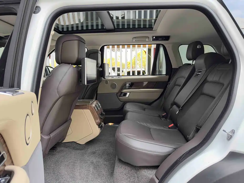 Land Rover Range Rover 2019 — фото 11