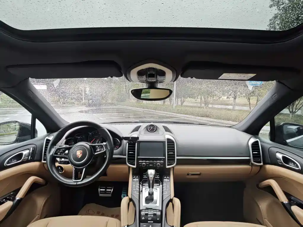 Porsche Cayenne 2015 — фото 17