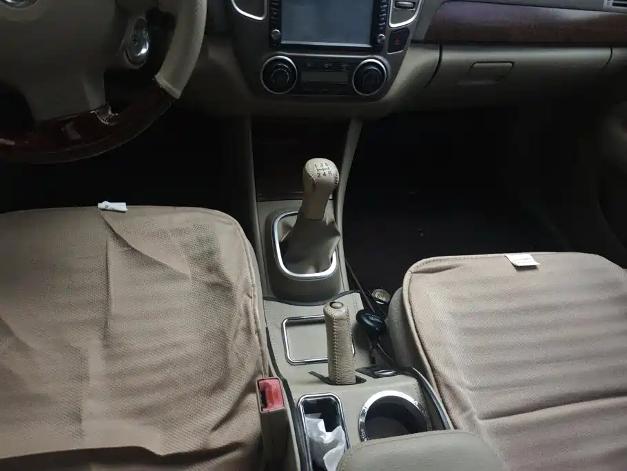 Nissan Sylphy 2011 — фото 15