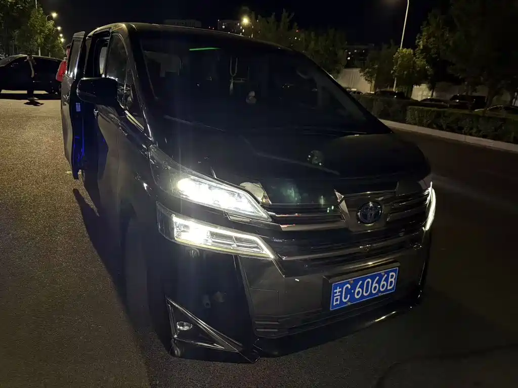 Toyota Vellfire 2020 — фото 1