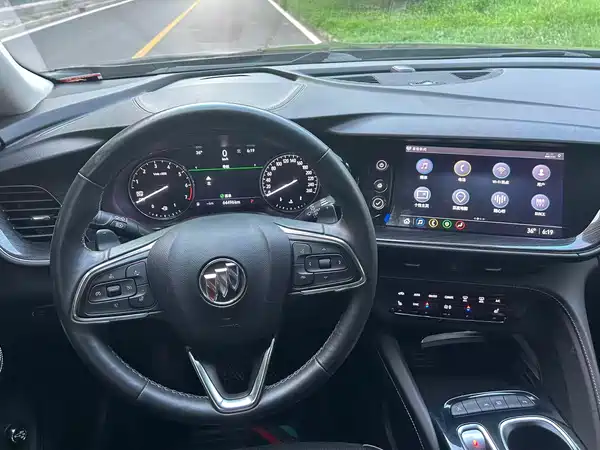 Buick Envision Plus 2022