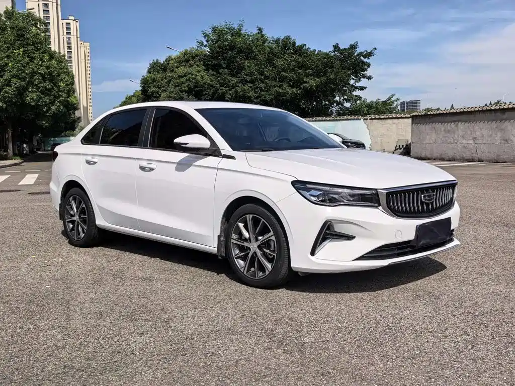 Geely Emgrand 2023 — фото 10