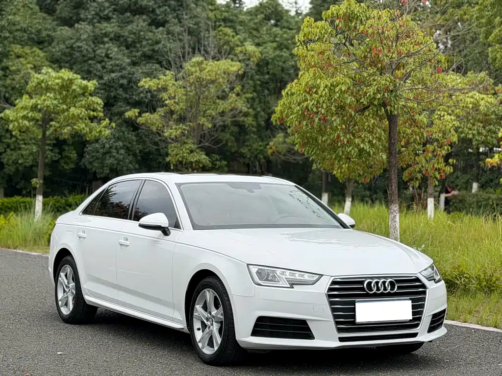 Audi A4L 2017